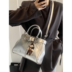 The 2025 early spring new handbag is versatile, high-end, large-capacity, single-shoulder, belt, pant, crossbody women's bag, and can be worn on one shoulder or crossbody