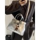 The 2025 early spring new handbag is versatile, high-end, large-capacity, single-shoulder, belt, pant, crossbody women's bag, and can be worn on one shoulder or crossbody The 2025 early spring new handbag is versatile, high-end, large-capacity, single-shoulder, belt, pant, crossbody women's bag, and can be worn on one shoulder or crossbody