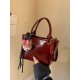 The 2025 new oil-wax leather fashionable and versatile small square bag for commuting, women's bag with large capacity and light weight, and shoulder crossbody bag The 2025 new oil-wax leather fashionable and versatile small square bag for commuting, women's bag with large capacity and light weight, and shoulder crossbody bag