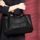Qiandian crocodile pattern genuine leather large handbag for women, fashionable commuting mother and child, large-capacity tote, single-shoulder crossbody bag Qiandian crocodile pattern genuine leather large handbag for women, fashionable commuting mother and child, large-capacity tote, single-shoulder crossbody bag