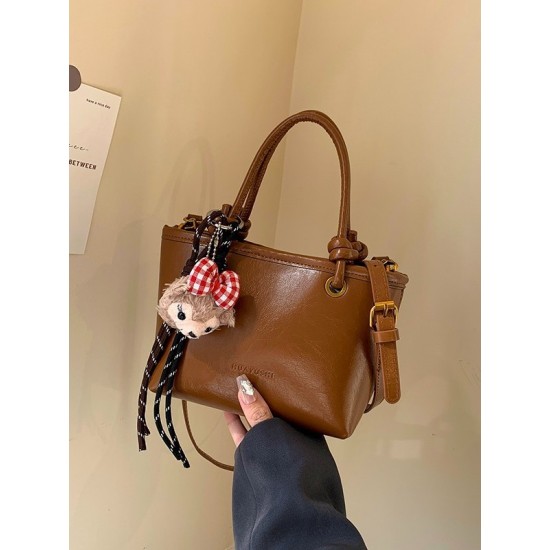 The 2025 new oil-wax leather fashionable and versatile small square bag for commuting, women's bag with large capacity and light weight, and shoulder crossbody bag The 2025 new oil-wax leather fashionable and versatile small square bag for commuting, women's bag with large capacity and light weight, and shoulder crossbody bag