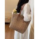 2025 new stylish and versatile straw woven bag, single-shoulder tote bag, large-capacity crossbody bag, vacation beach bag 2025 new stylish and versatile straw woven bag, single-shoulder tote bag, large-capacity crossbody bag, vacation beach bag