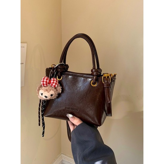 The 2025 new oil-wax leather fashionable and versatile small square bag for commuting, women's bag with large capacity and light weight, and shoulder crossbody bag The 2025 new oil-wax leather fashionable and versatile small square bag for commuting, women's bag with large capacity and light weight, and shoulder crossbody bag