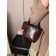The 2025 new oil-wax leather fashionable and versatile small square bag for commuting, women's bag with large capacity and light weight, and shoulder crossbody bag The 2025 new oil-wax leather fashionable and versatile small square bag for commuting, women's bag with large capacity and light weight, and shoulder crossbody bag