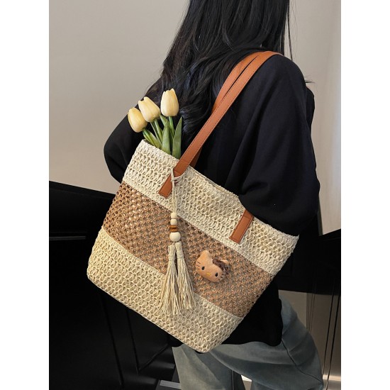 The 2025 summer new large-capacity single-shoulder tote bag, tassel straw woven bag, fashionable and versatile women's bag, beach bag