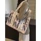 The 2025 new Gentle Woman large-capacity letter single-shoulder tote is a fashionable and versatile canvas bag for class commuting The 2025 new Gentle Woman large-capacity letter single-shoulder tote is a fashionable and versatile canvas bag for class commuting