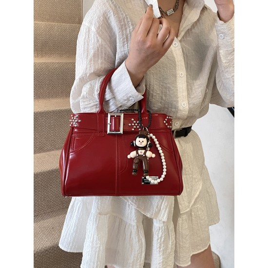 The 2025 early spring new handbag is versatile, high-end, large-capacity, single-shoulder, belt, pant, crossbody women's bag, and can be worn on one shoulder or crossbody The 2025 early spring new handbag is versatile, high-end, large-capacity, single-shoulder, belt, pant, crossbody women's bag, and can be worn on one shoulder or crossbody