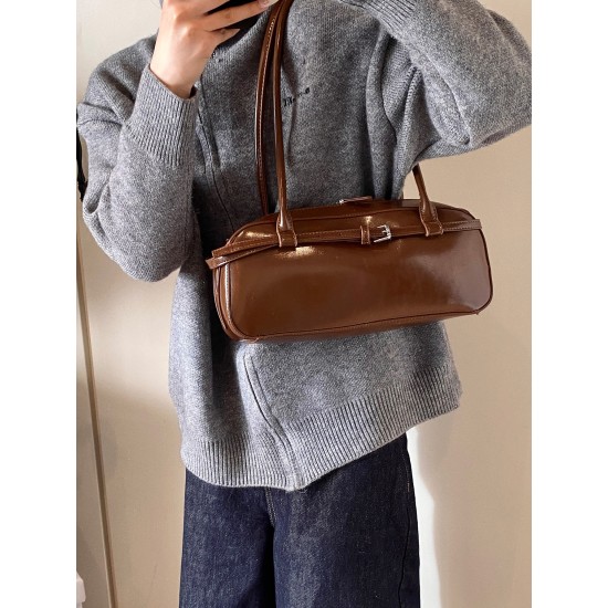 Spring 2025 new single-shoulder underarm bag for women, niche designer baguette bag, hand-held small square bag, Boston bag Spring 2025 new single-shoulder underarm bag for women, niche designer baguette bag, hand-held small square bag, Boston bag