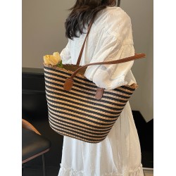 The 2025 summer new straw-woven women's bag is fashionable, versatile, and has a large capacity. It is a single-shoulder bag for classes and commuting