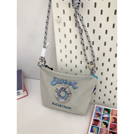 ball chain's same style donut embroidered small square bag, fashionable and versatile single-shoulder crossbody bag, makeup storage bag for women