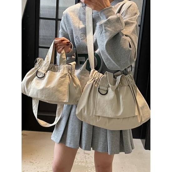 The 2025 new nylon hand-held crossbody small square bag is a fashionable and versatile casual folding mini mobile phone bag The 2025 new nylon hand-held crossbody small square bag is a fashionable and versatile casual folding mini mobile phone bag